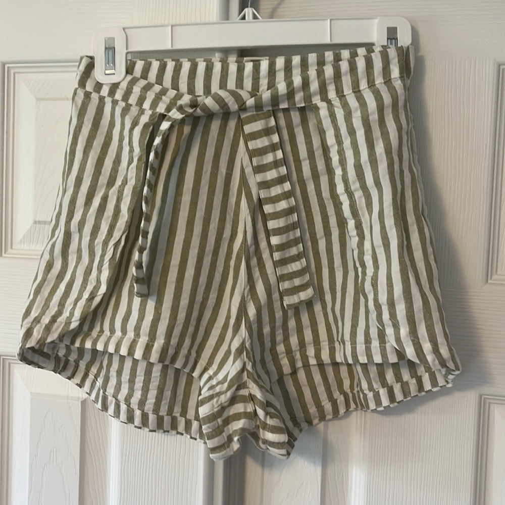Billabong wrap shorts size 6